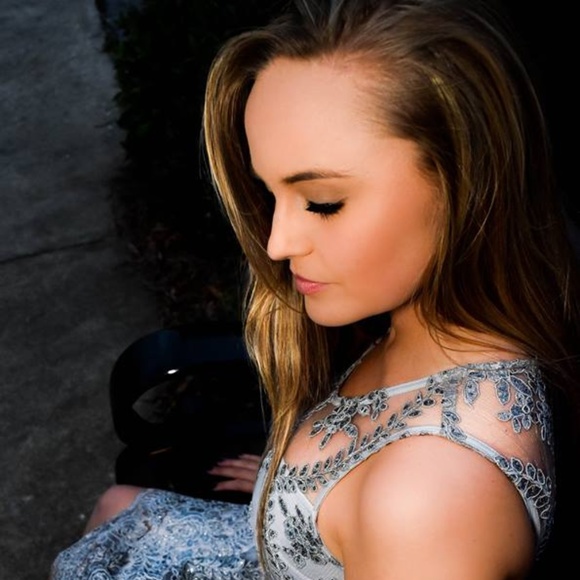 Meet your Posher, Anna - Picture 4 of 5